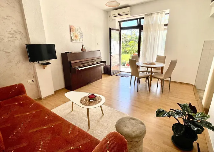 Apartments Marina
